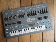 Roland MC202